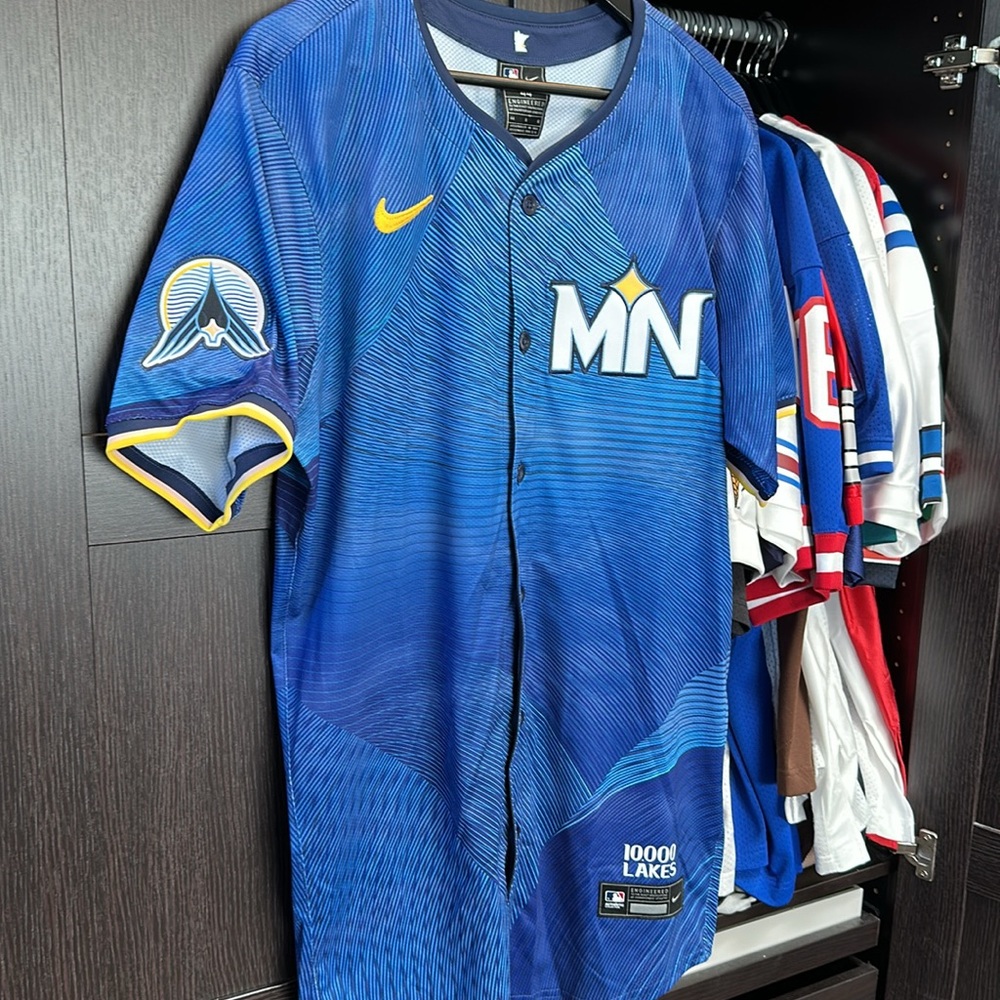 Minnesota Twins Nike City Connect Elite Jersey - Royal - Picture 3 of 5